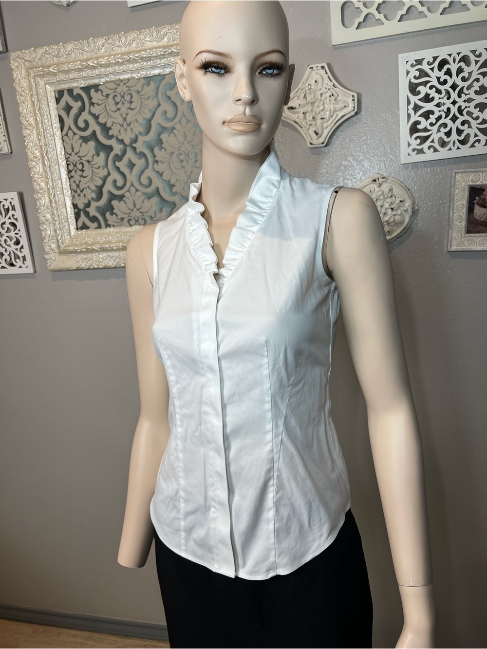 Brooks Brothers White Sleeveless Ruffled V-Neck Blouse - Picture 4 of 11
